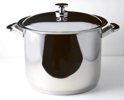 WMC8228 WMC soepkom met deksel 28 cm